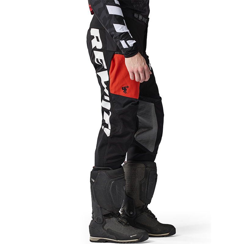 PANTALONES REVIT LEJANO POL TARRES BLACK/RED TIRO CORTO