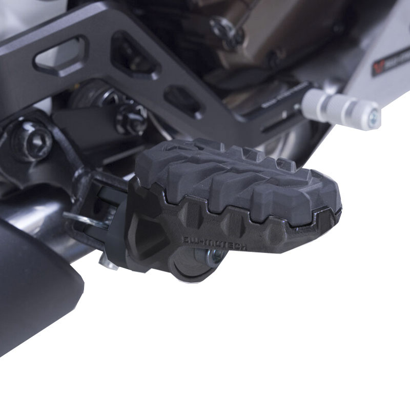 KIT REPOSAPIES SW-MOTECH EVO HONDA CRF1100 AFRICA TWIN FRS.01.112.10600/B | Estriberas, pedales y palancas de moto | %brands%