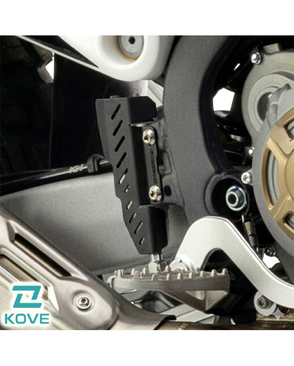 PROTECTOR DE LA BOMBA DE FRENO TRASERO CROSSPRO KOVE 450 RALLY NEGRA | Otros protectores de moto | %brands%