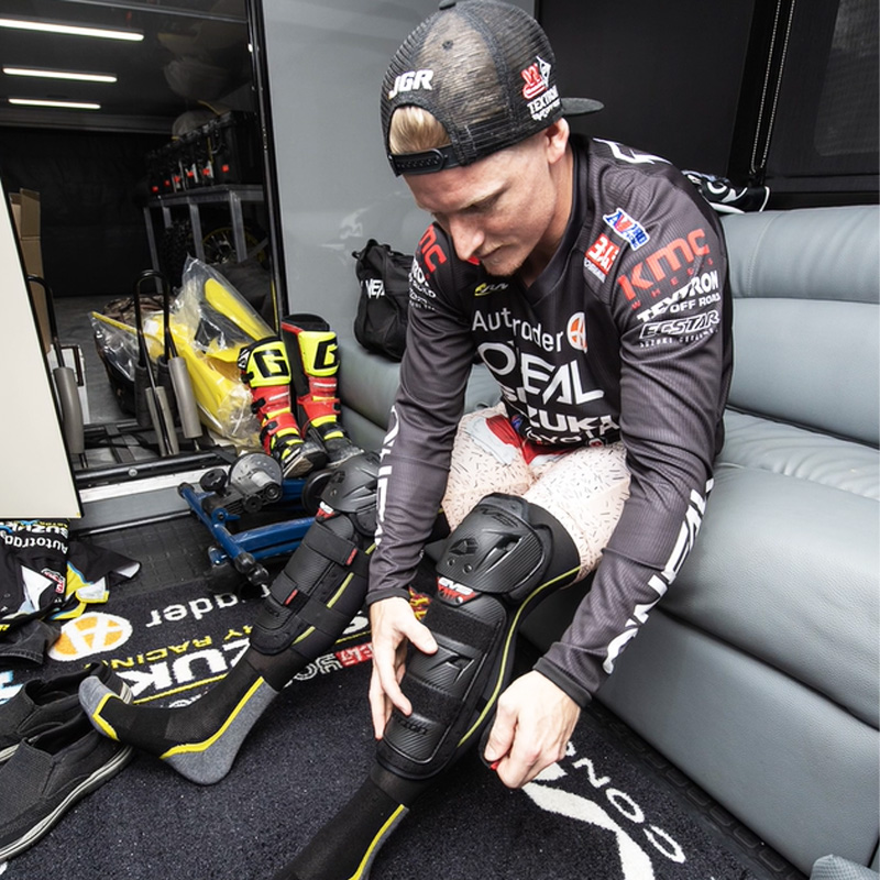 RODILLERAS EVS OPTION TALLAS ADULTOS Y NIÑOS BLACK | Pendiente Revisar de moto | %brands%