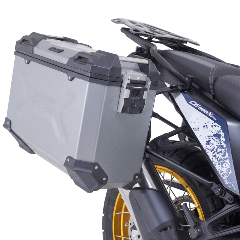 KIT DE FIJACION MALETAS LATERALES SW-MOTECH VOGE DS800X RALLY KFT.02.072.30000/B | Fijaciones Maletas de moto | %brands%