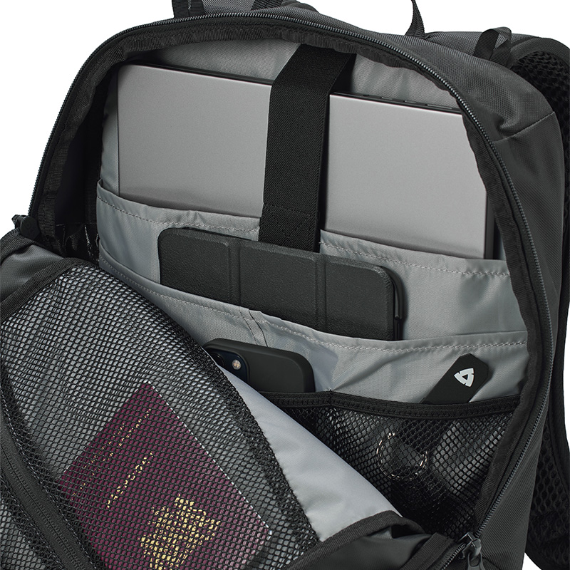 MOCHILA REVIT TRAJECT BLACK | Mochilas de moto | %brands%